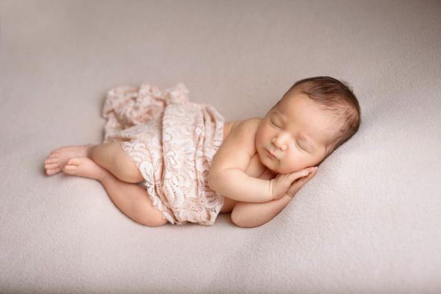 Newborn baby - photo shoot in London