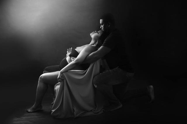 Artistic pregnancy photography in London